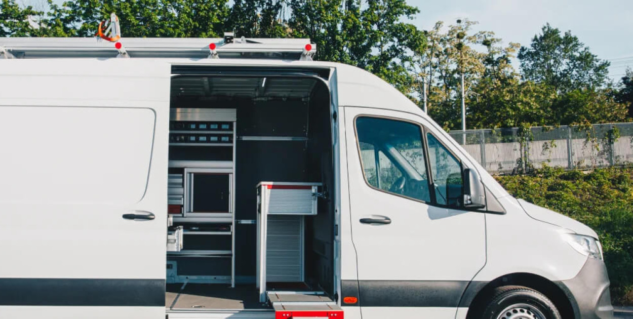 Jaki bus wybrać do zabudowy warsztatowej?