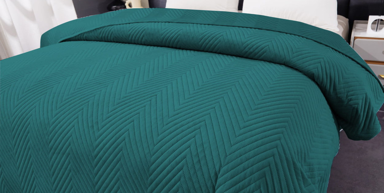 Narzuta na łóżko - jaka powinna być?