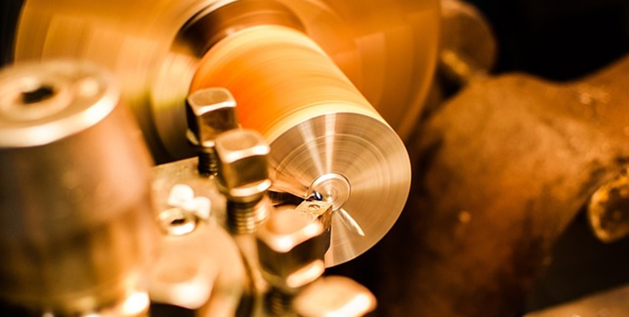 Nowoczesne technologie CNC: toczenie i frezowanie tworzyw sztucznych oraz metali