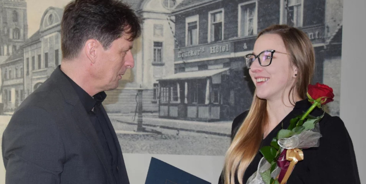 Miły prezent pod choinkę. Nauczycielka z Gostynia z nowym tytułem zawodowym