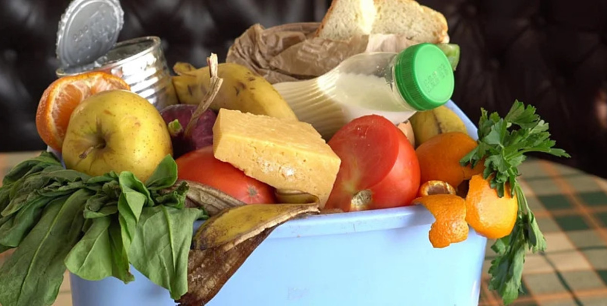 O tym milczą świąteczne stoły - czyli obfitość, która zaczyna boleć zaraz po... 