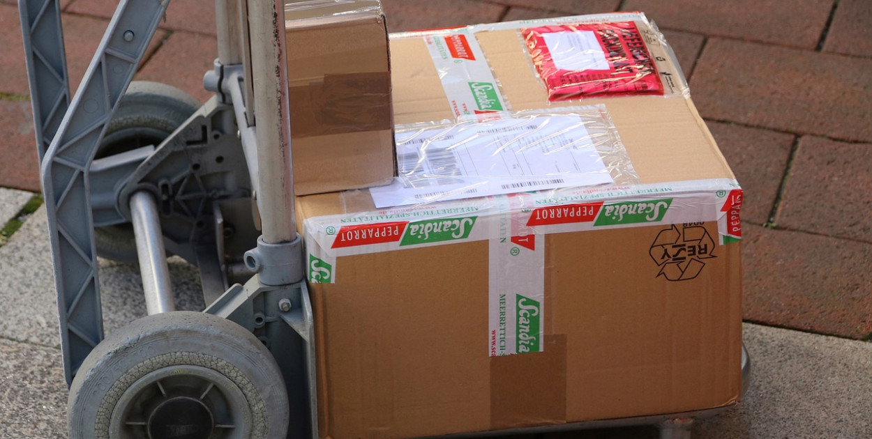 Na czym polega śledzenie przesyłek kurierskich?