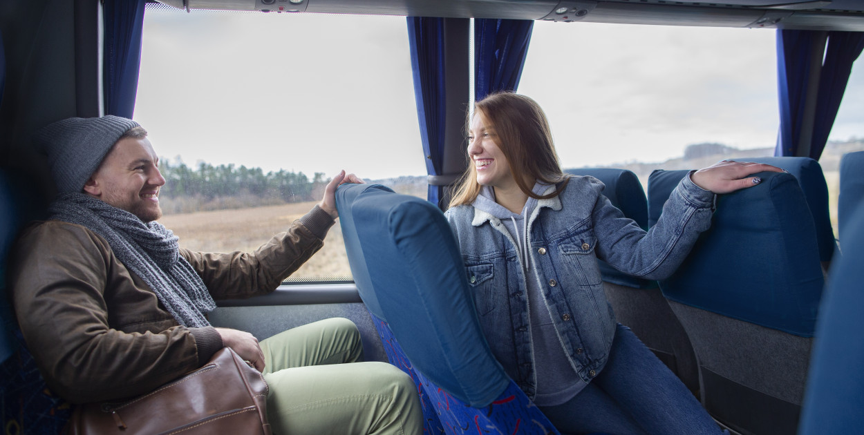 Jak wynajem autokarów może ułatwić organizację wydarzeń?