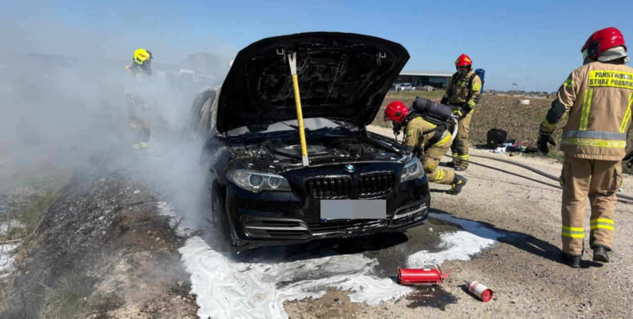 BMW stanęło w ogniu! Został tylko wrak i ogromne straty