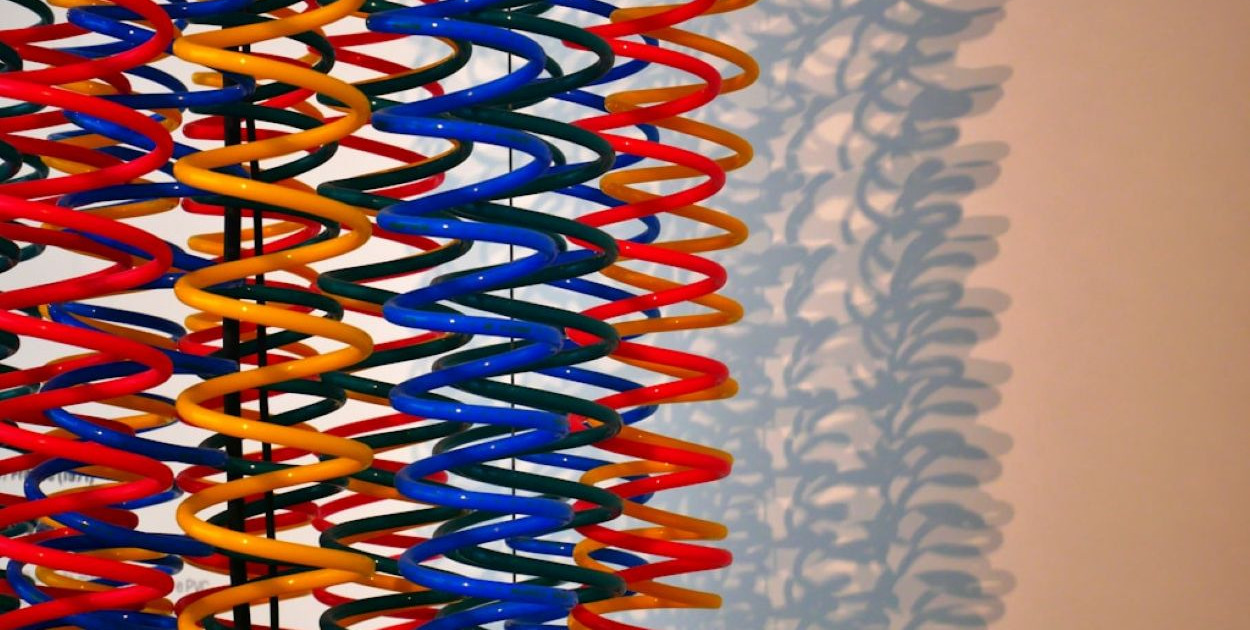 Sprężyny naciskowe stożkowe – budowa, zastosowanie i najważniejsze parametry techn