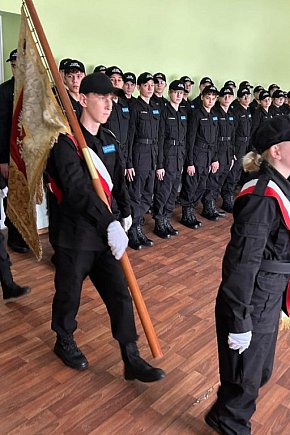 Ślubowanie uczniów klasy policyjnej ZSR w Grabonogu-10814