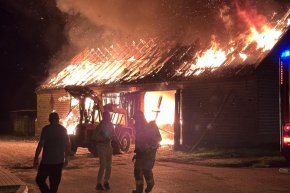 Pożar w Pełczynie, doszczętnie spłonęła stodoła-11389