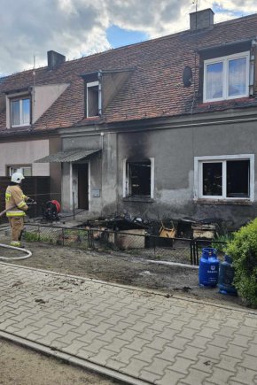 Pożar mieszkania w Łęce Wielkiej-11446