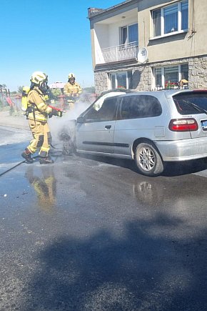 Pożar samochodu osobowego w Chwałkowie-11562