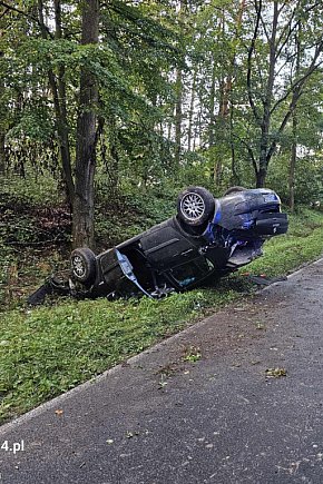 Wypadek samochodu osobowego w rejonie Studzianny-12125