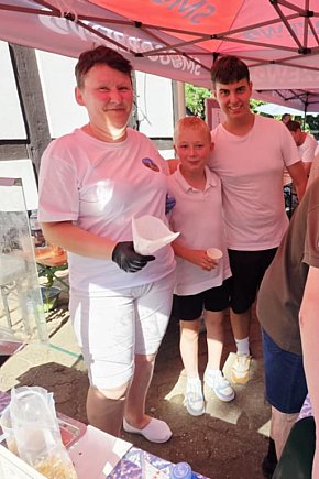 Piknik parafialny przy kościele w Piaskach-13238