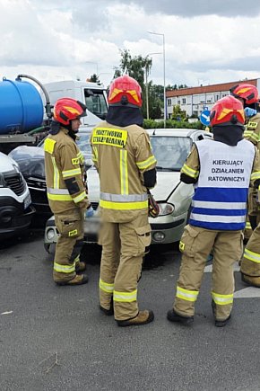 Zderzenie trzech samochodów na gostyńskim skrzyżowaniu-13302