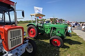 Parada zabytkowych pojazdów na Świętą Górę-13383