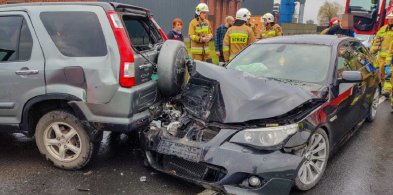 Kierowca BMW, z impetem wbił się w... Auto nie nadawało się do dalszej jazdy-59358