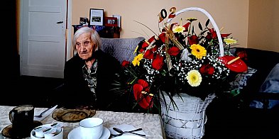 Dostojny jubileusz pani Marianny z Ponieca. Życzymy...-61873