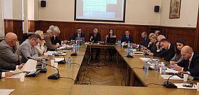 Był jedynym kandydatem... Od teraz będzie zasiadał przy