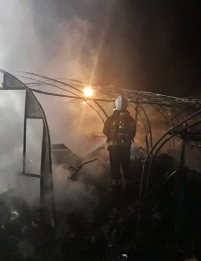 Ogromny pożar w Czaczu. Spłonęło aż dziewięć hal sprzedażowych!-67397