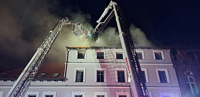 Nocny pożar hotelu, w samym centrum Śremu! Ewakuowano personel i gości-68308