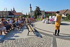 Zrobili to po raz pierwszy i spodobało się... Uroku dodały stroje z epoki-71801