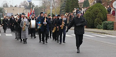 Mieszkańcy Pępowa uczcili 106. rocznicę niepodległości-73796