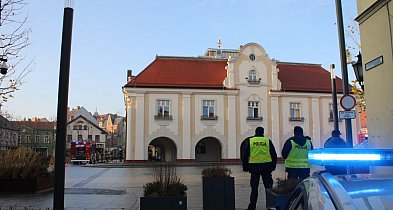 Sceny jak z filmu akcji. Pożar w ratuszu i pościg za podpalaczem. Tyle, że...-74404