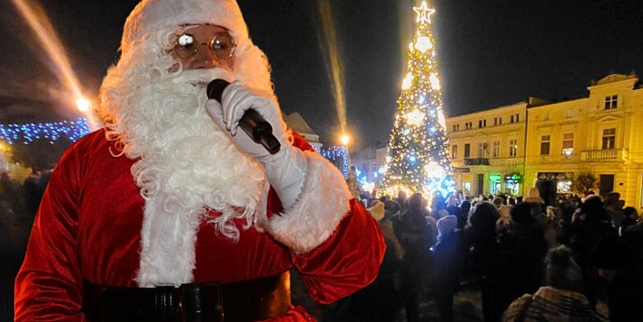 Święty Mikołaj na rynku w Gostyniu! Zapraszamy na uroczyste odpalenie choinki!