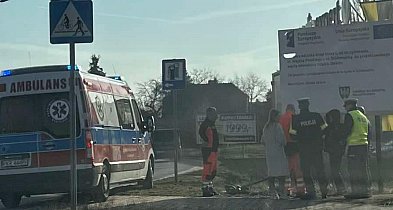 Nie zauważyła 12-latka na hulajnodze. Chłopiec wjechał na rondo...-77450