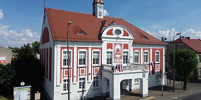 Większość urzędów robi sobie tego dnia wolne, ale... Będą wyjątki. Sprawdzamy-78886