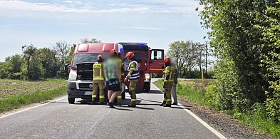 Jechał i nagle zaczął wydobywać się dym! Szybka reakcja uratowała sytuację-78918