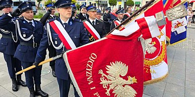 Czapki z głów! Dla wielu z nas to więcej niż tylko kolejny dzień wolny od pracy-79009