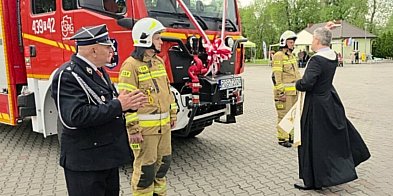 Za pierwszym razem nie zadziałało? Dwa razy święcili...-79039