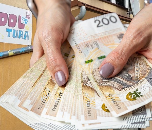 Wszystko ma swoją cenę. Jest raport... Wiadomo na co wydawano publiczne pieniądze-79082