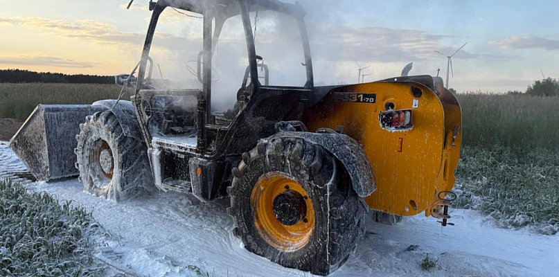 Ogień pojawił się nagle. Z maszyny niewiele zostało. Straty są ogromne... - 79271