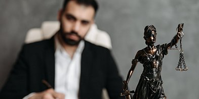 Darmowa pomoc prawna dla każdego? Sprawdzamy kto i ile musi za to zapłacić-79345