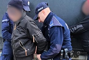 Szokujące sceny na gostyńskim osiedlu. Czterech na jednego! Został skopany...-79390