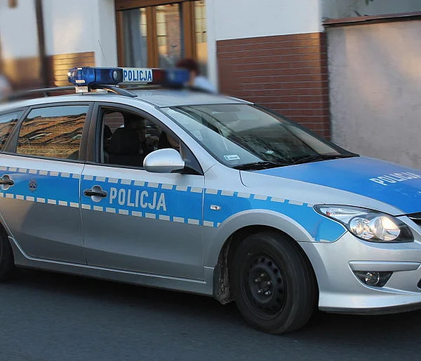 Sceny jak z komedii kryminalnej. Kompletnie pijany uciekał... na skuterze-79582