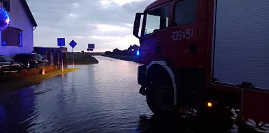 Lało jak z cebra. Ulice jak rzeki, piwnice pod wodą. Te gminy oberwały najmocniej-79978