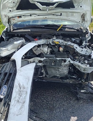 Pechowy skręt w lewo. Auta rozbite, ale kierowcy mieli szczęście-79962