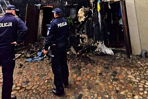 Pożar w budynku gospodarczym. Kobieta sama próbowała gasić... Poparzyła się-80086