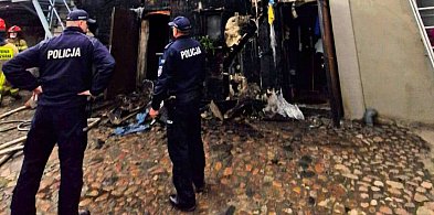 Pożar w budynku gospodarczym. Kobieta sama próbowała gasić... Poparzyła się-80086