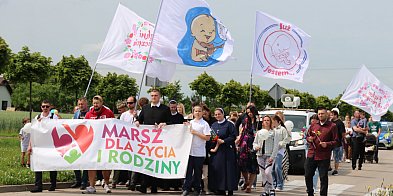 Nieśli ze sobą przesłanie, które wymaga odwagi...-80065