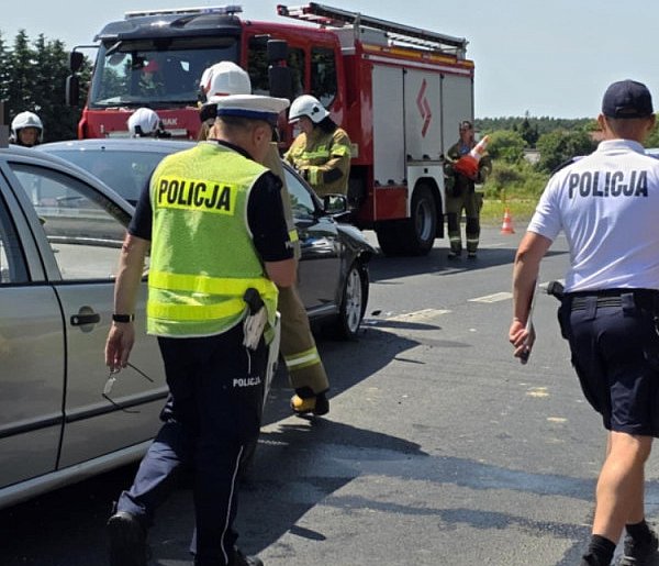 Kąkolewo. Karambol na DK12. Dwa auta na gostyńskich tablicach rejestracyjnych-80268