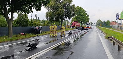 To było potężne zderzenie. Silnik wyleciał, auto dachowało i uderzyło...-80295