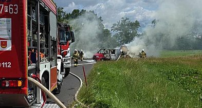 Samochód stanął  w ogniu, a ładunek poszedł z dymem! W akcji...-80421