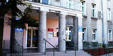 Czas nieubłaganie ucieka, przetarg stoi, a porodówka...-80447