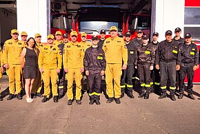 Ostatni dzień w gostyńskiej komendzie! Podziękowali koledze za lata służby-80674