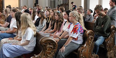 Namioty, modlitwa i koncerty do nocy. Młodzi katolicy opanowali Świętą Górę!-80668