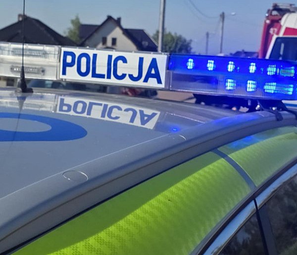 Sekundy od czołowego zderzenia! Zmęczenie za kierownicą omal nie skończyło się...-80706