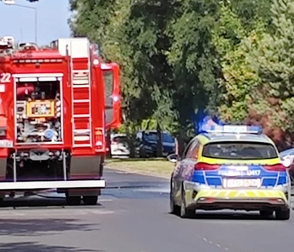 Poranny wypadek w Gostyniu. 42-latek wtargnął na jezdnię, prosto pod koła...-80813