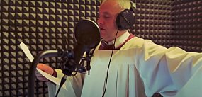 Kościelny z fary wymiatana na Youtube! Niczym DJ...